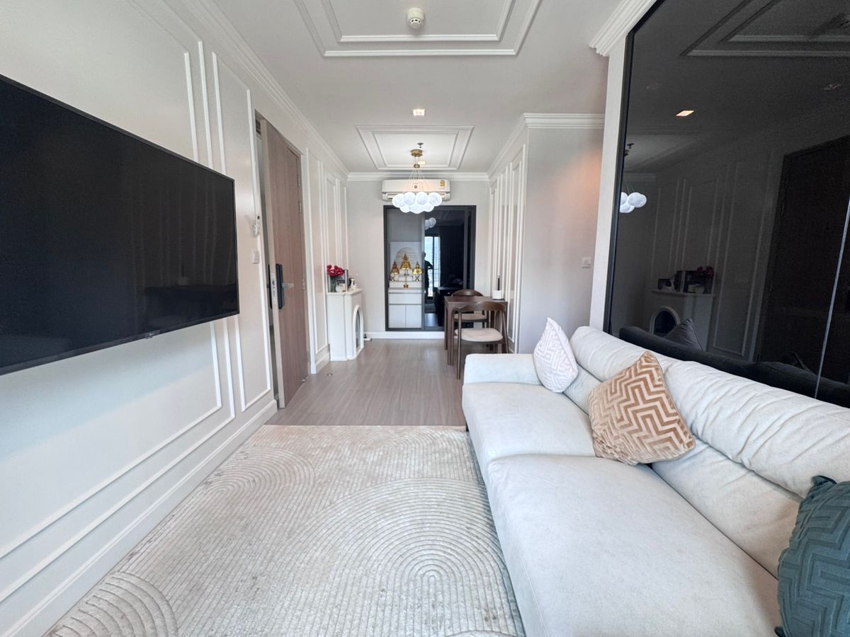 For RentCondoThaphra, Talat Phlu, Wutthakat : That is ready to rent Life Sathorn Sierra 2 bedrooms. The room is very beautiful. Inquire and make an appointment.