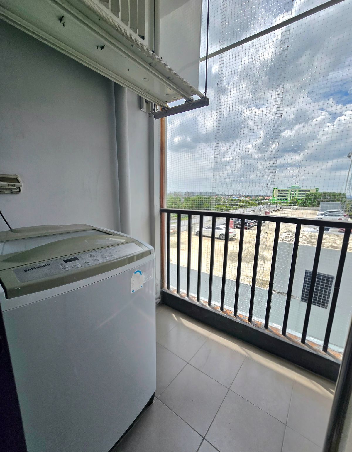 ขายคอนโดเสรีไทย-นิด้า : ห้องใหญ่ 2ห้องนอน ไอคอนโด สุขาภิบาล2 