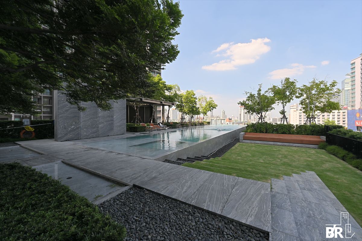 For RentCondoSukhumvit, Asoke, Thonglor : The Esse Sukhumvit  36 🔥 Luxury Condo with Well Priced!  🔥 Near BTS Thonglo