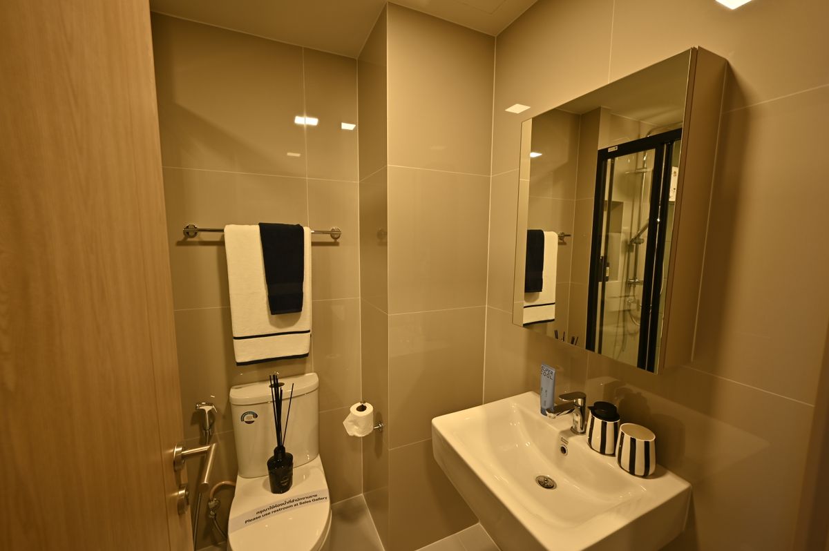 For SaleCondoWongwianyai, Charoennakor : The cheapest price. Urgent sale. Ready to move in.