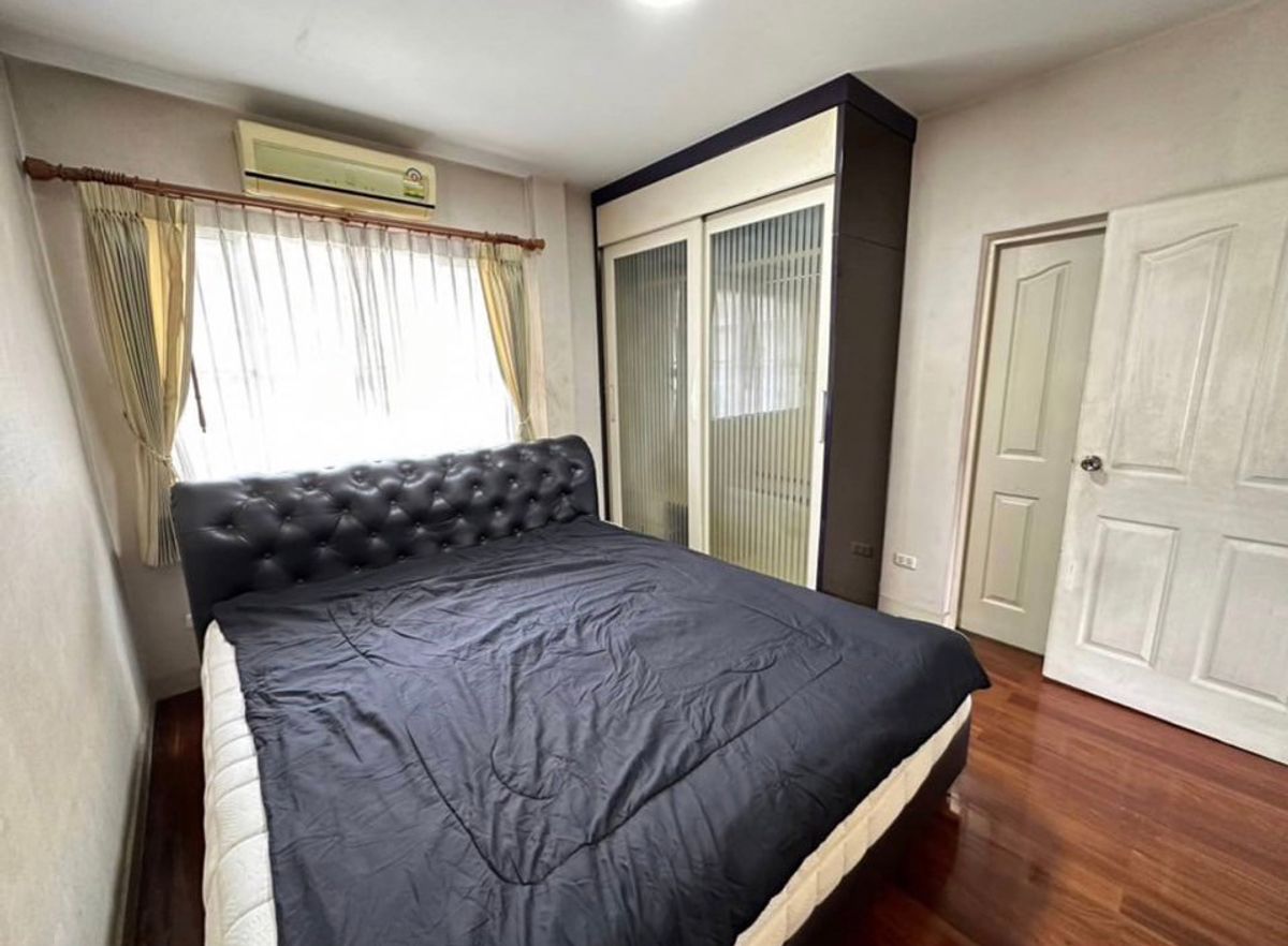 For RentHousePattanakan, Srinakarin : For Rent: Single House near Suan Luang, Nantawan Suan Luang Rama IX Project