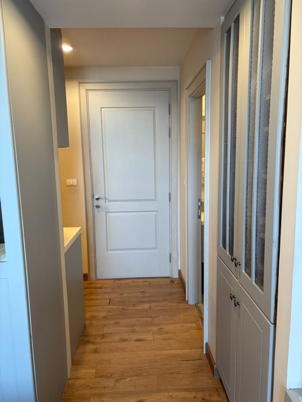 ขายคอนโดสะพานควาย จตุจักร : ขายขาดทุนด่วน ดิอิดิเตอร์ สะพานควาย ติดรถไฟฟ้า 0 เมตร เพียง 3.53 ล้าน ฟรีค่าใช้จ่าย ด่วนโทร 085-362-6455 จูลี่