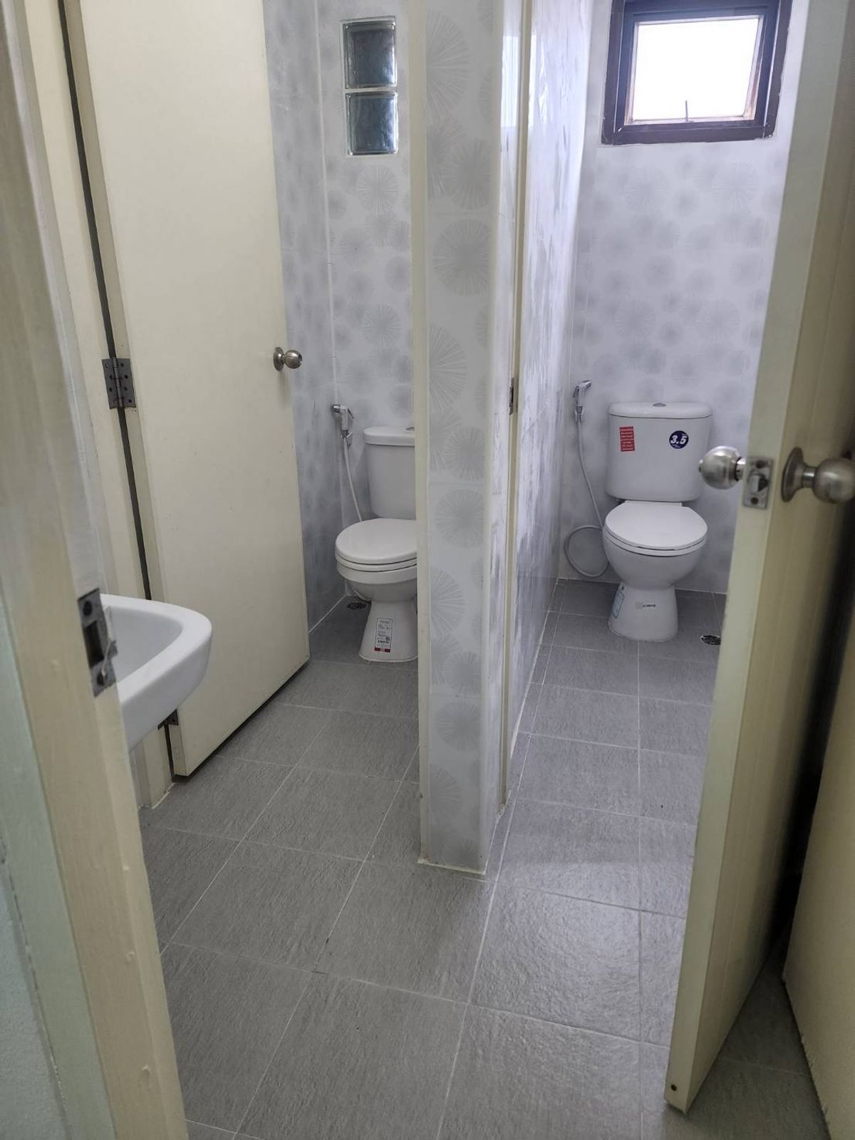 ให้เช่าสำนักงานสาทร นราธิวาส : ออฟฟิศให้เช่า ขนาด 160 ตรม ใกล้bts ช่องนนทรี ซอยนราธิวาส10 ให้เช่า 35,000/เดือน สอบถามนัดชมได้ครับ