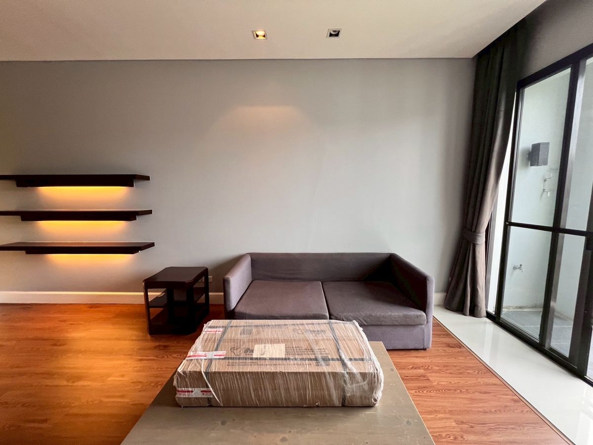 ขายคอนโดสุขุมวิท อโศก ทองหล่อ : ขายคอนโด Vincente Sukhumvit 49 ราคา 6,100,000 บาท [NCs250811]