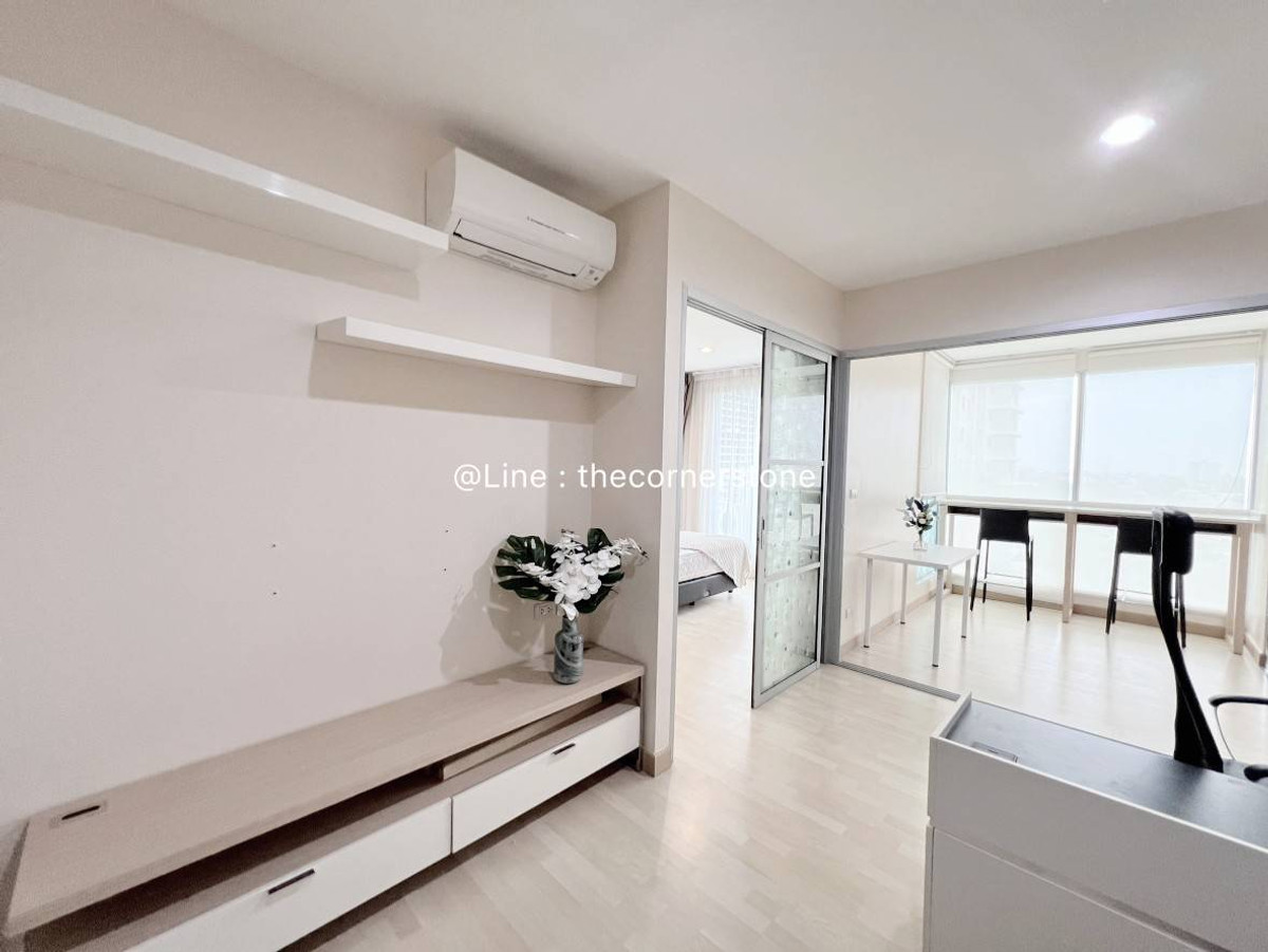 ห้องว่างพร้อมเข้าอยู่ “ Rhythm Ratchada “ เฟอร์นิเจอร์ และเครื่องใช้ไฟฟ้าครบพร้อมเข้าอยู่ อยู่ติด MRT รัชดาภิเษก  Loading...