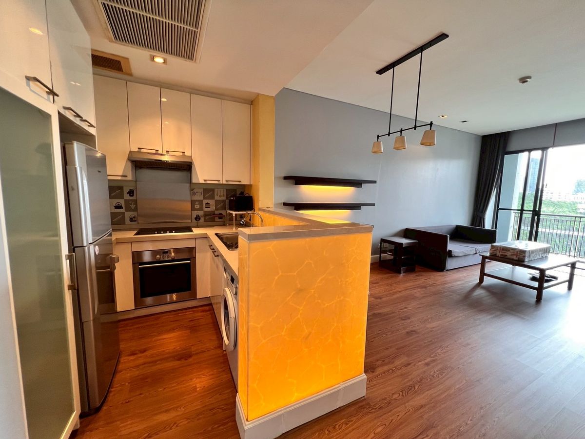 ขายคอนโดสุขุมวิท อโศก ทองหล่อ : ขายคอนโด Vincente Sukhumvit 49 ราคา 6,100,000 บาท [NCs250811]