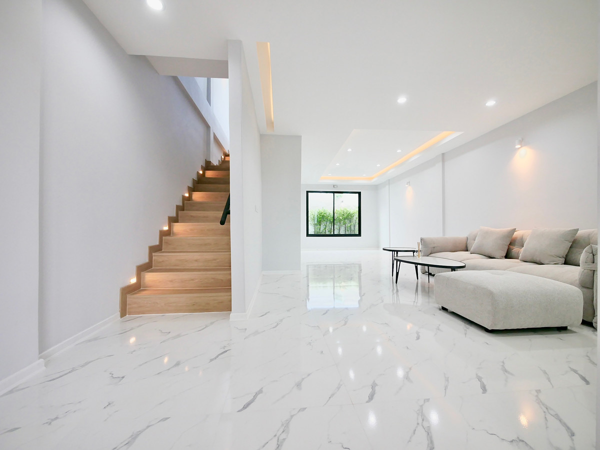 For SaleHome OfficeNawamin, Ramindra : Sell ​​3 -story Home Office, new renovation, Soi Khubon 27, size 24 sq.m., there is a parking lot in front of the building Decorated with