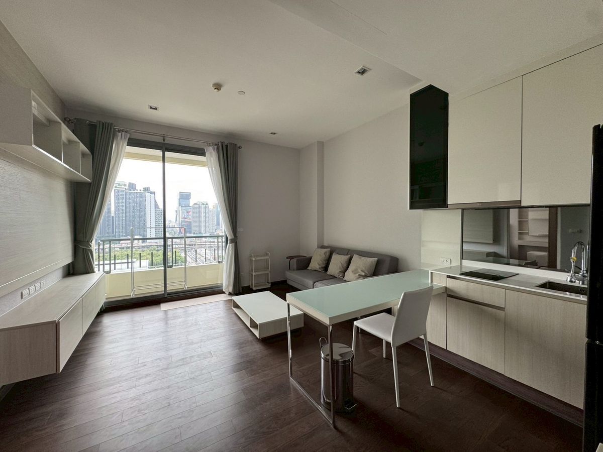 For RentCondoRama9, Petchburi, RCA : Room 1, Bleak size, big size 45 sq.m., beautiful room, complete, ready to move in