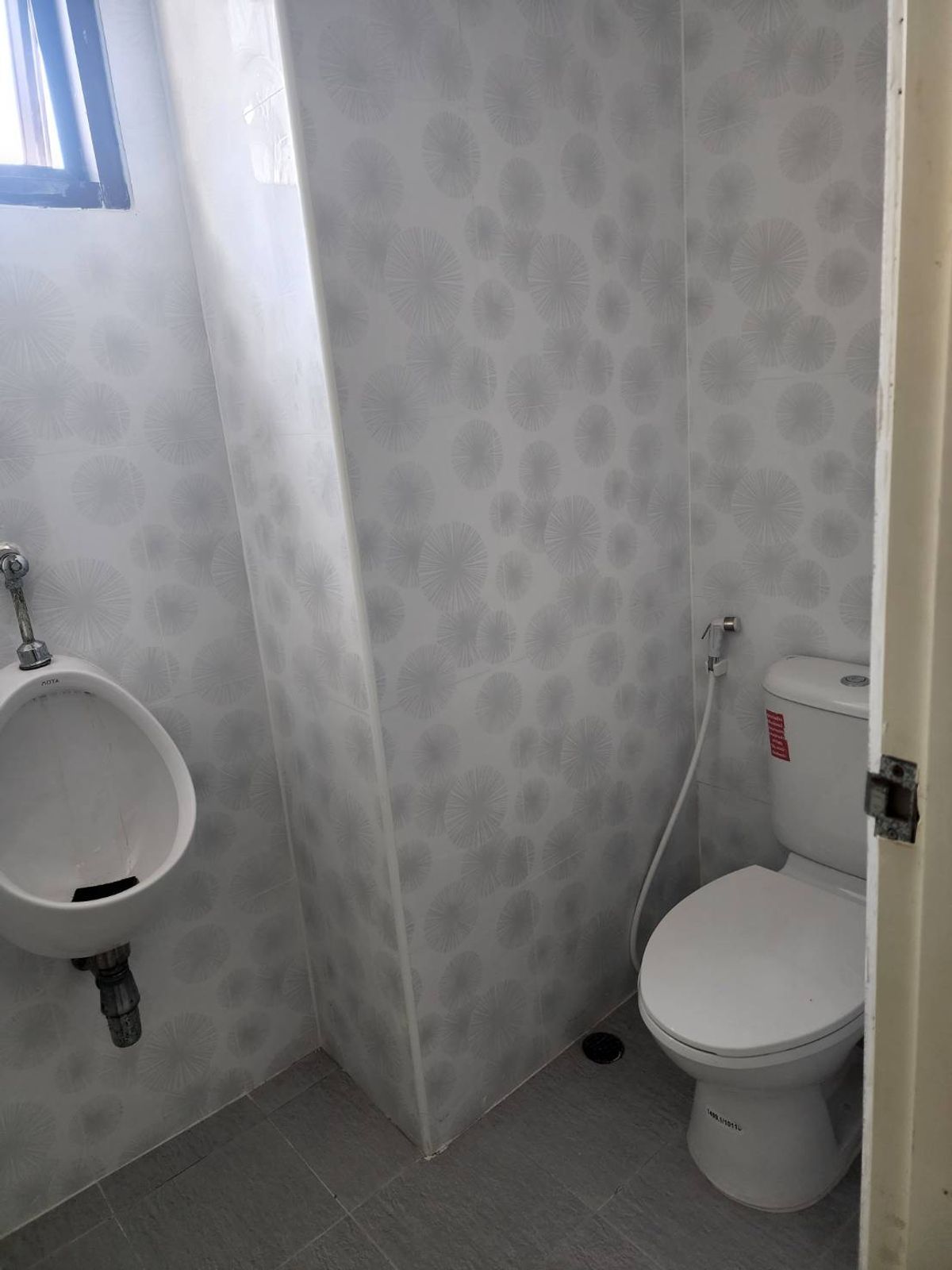 ให้เช่าสำนักงานสาทร นราธิวาส : ออฟฟิศให้เช่า ขนาด 160 ตรม ใกล้bts ช่องนนทรี ซอยนราธิวาส10 ให้เช่า 35,000/เดือน สอบถามนัดชมได้ครับ