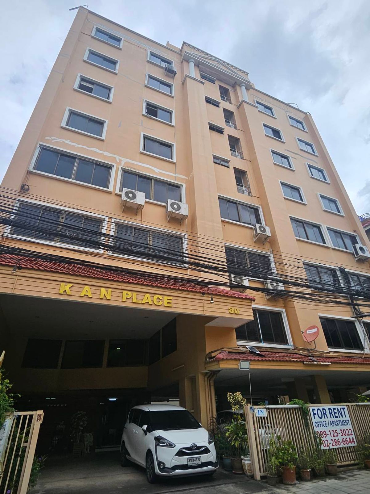 ให้เช่าสาทร นราธิวาส : พื้นที่ให้เช่า ทำออฟฟิศได้ ขนาด 60 ตรม ทำเลดี นราธิวาส ซอย8 ใกล้ bts ช่องนนทรี 20,000เดือน