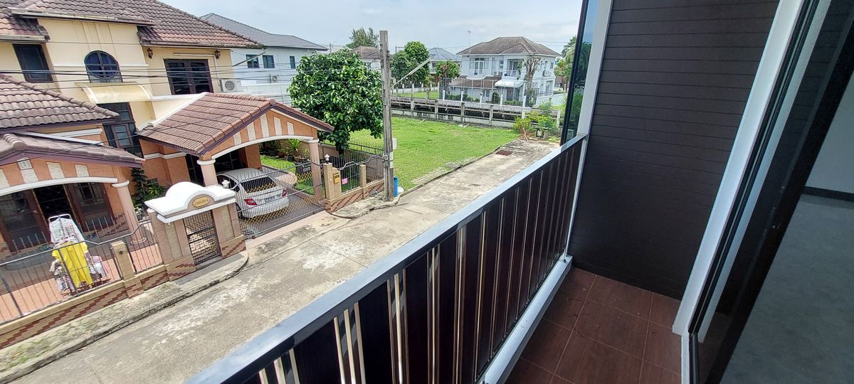 For SaleHousePhutthamonthon, Salaya : A new home that offers more than just a place to live, Krisdanakorn Village 31, Pinklao