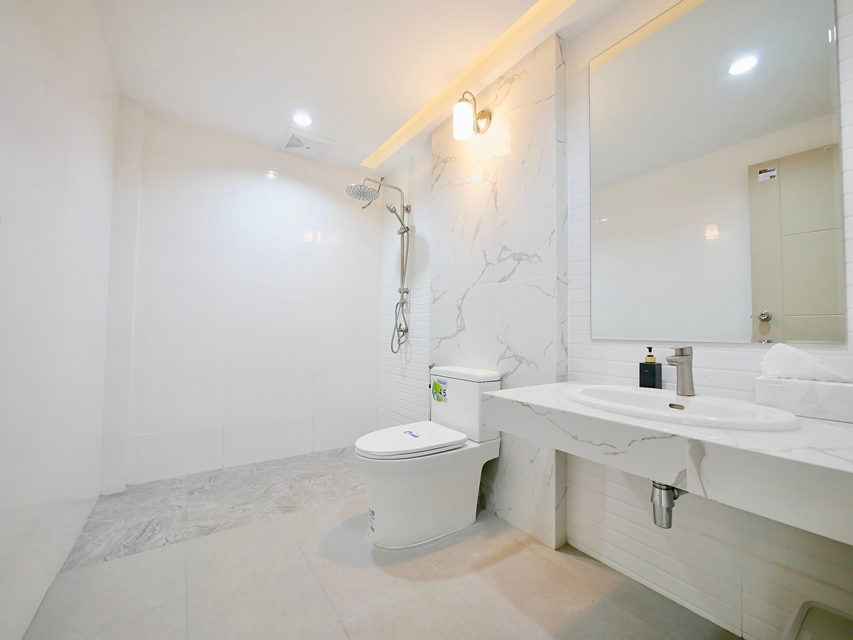 For SaleTownhomeKaset Nawamin,Ladplakao : Sell ​​3 -story townhome, Soi Khubon 27, just 3 minutes to Ram Inthra Road, size 24 sq.w., 3 bedrooms, 3 water, newly decorated water.