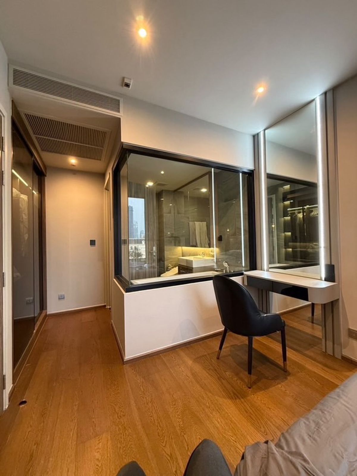 For SaleCondoSukhumvit, Asoke, Thonglor : Ideo Q Sukhumvit 36 ​​/1 Bedroom (Sale with Tenant), IDO Q. Sukhumvit 36 ​​/1 Bedroom
