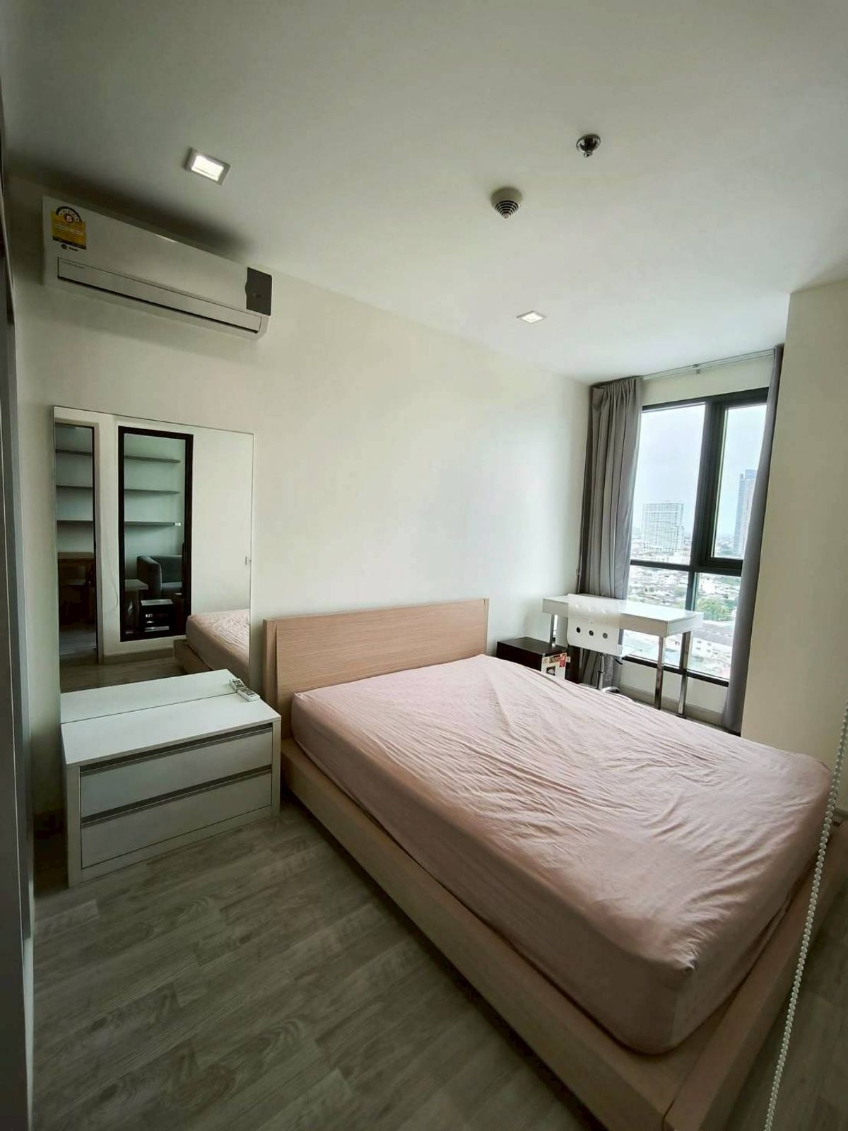 ให้เช่าคอนโดวงเวียนใหญ่ เจริญนคร : ★ Ideo Mobi Sathorn ★ 30 ตรม.,ชั้น 18 (1ห้องนอน1ห้องน้ำ), ★ใกล้ BTS กรุงธนบุรี ★ใกล้ คลองสาน, วงเวียนใหญ่, เดอะมอลล์ ท่าพระ★ สิ่งอำนวยความสะดวกมากมาย★ เครื่องใช้ไฟฟ้าครบครัน★ 
