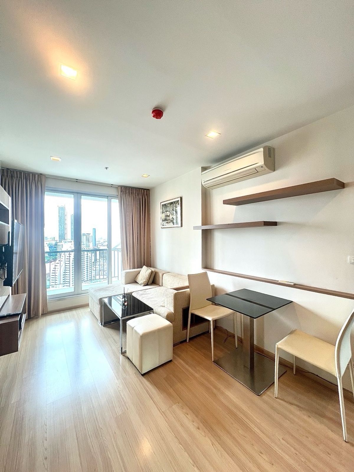 ให้เช่าคอนโดสาทร นราธิวาส : 🔥FOR RENT | Rhythm Sathorn ห้องสวย วิวแม่น้ำเจ้าพระยา (1 Bed 38 Sq.m.) นัดชม 📲 095-9299924 (K.เบนซ์) 