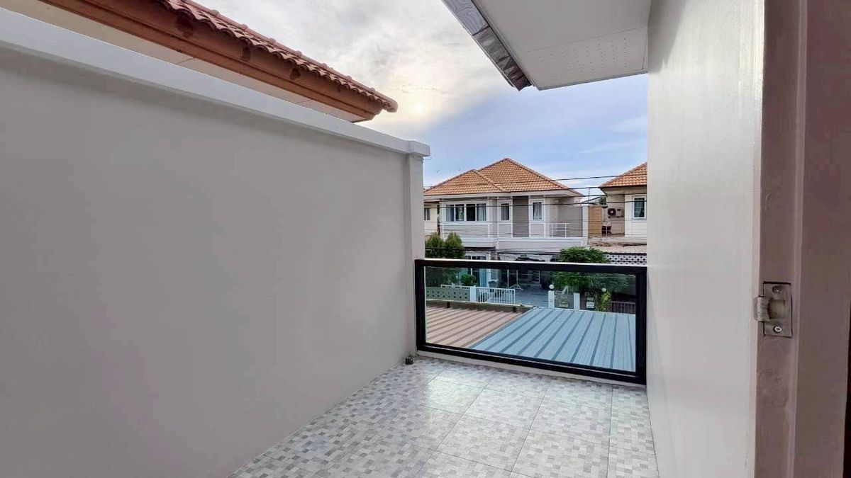 ขายนนทบุรี บางใหญ่ บางบัวทอง : S2928 ขายบ้านแฝด 2 ชั้น หมู่บ้านเติมรัก 3 นนทบุรี ตกแต่งใหม่ ของแถมเพียบ