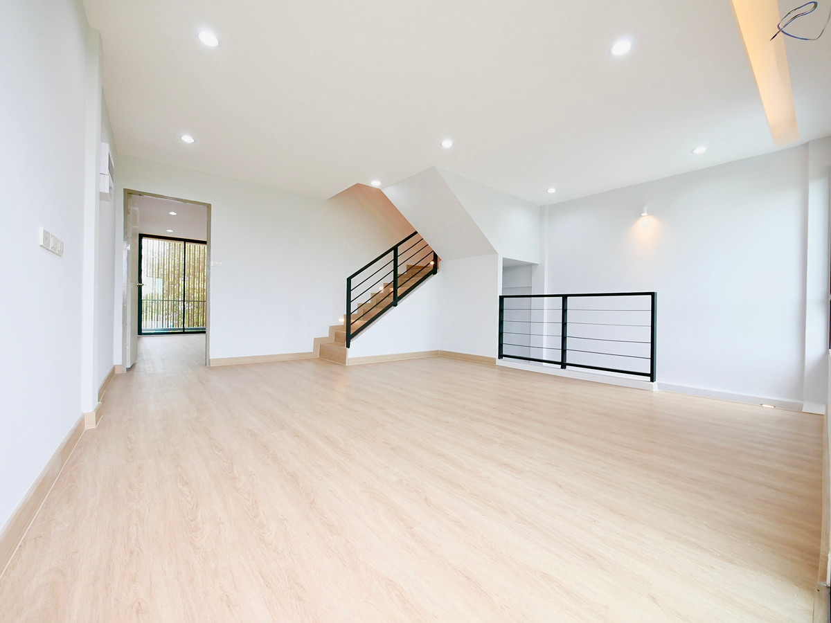 For SaleHome OfficeNawamin, Ramindra : Sell ​​3 -story Home Office, new renovation, Soi Khubon 27, size 24 sq.m., there is a parking lot in front of the building Decorated with