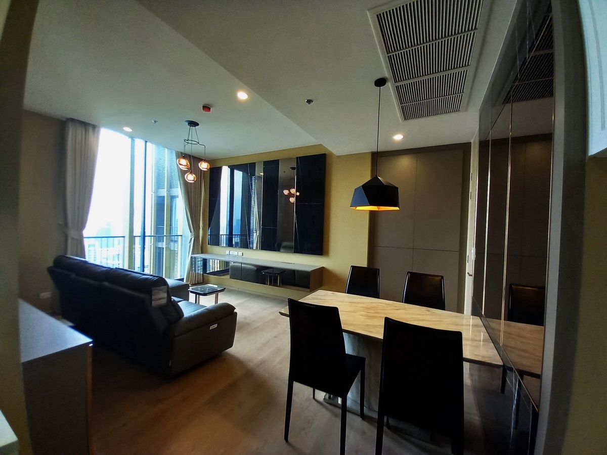 ให้เช่าคอนโดสุขุมวิท อโศก ทองหล่อ : LUXURY Decorations | TOP FLOOR ROOM 40+ 2 ห้องนอน เฟอร์ครบพร้อมเข้าอยู่ 