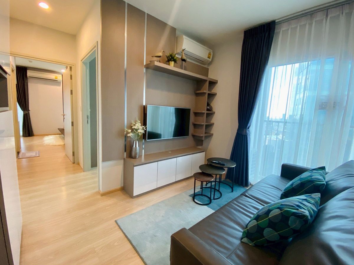 For RentCondoRatchadapisek, Huaikwang, Suttisan : 🔴29,000 ฿ 🔴 🔴 🔴 𝗥𝗮𝘁𝗰𝗵𝗮𝗱𝗮┃ 𝗥𝗮𝘁𝗰𝗵𝗮𝗱𝗮┃ Noble Revolve Ratchada ✅ Near MRT Cultural Center Happy to service 🙏 Interested in greeting 𝙇𝙄𝙉𝙀 Mana (answer very quickly): 📱 Property code 6809-1112📱: ID LINE:@bbcondo88