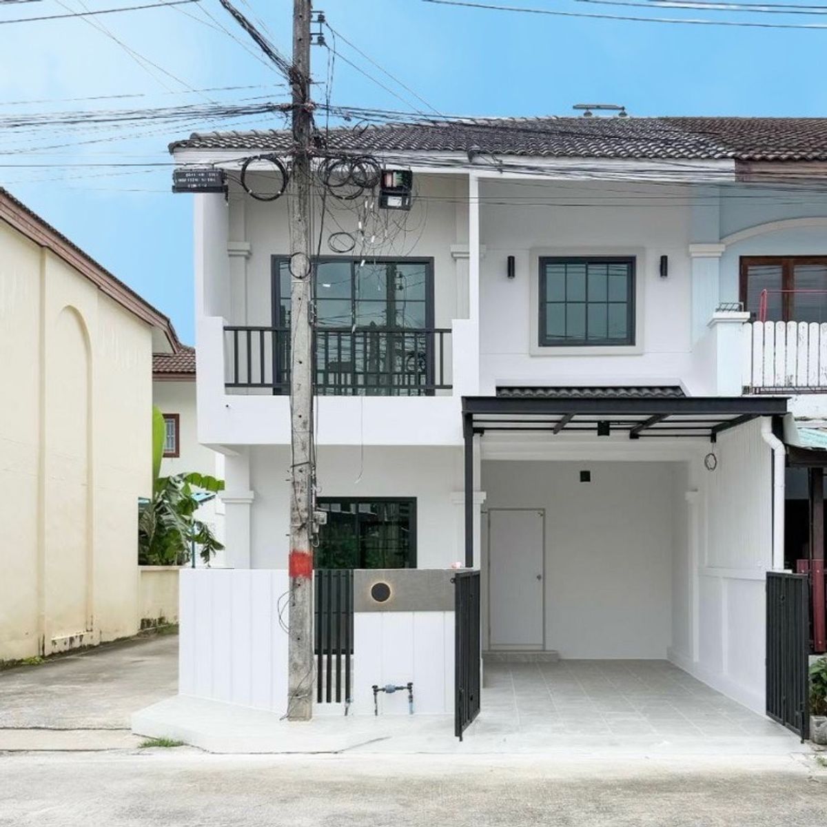 ขายทาวน์โฮมภูเก็ต : หมู่บ้านอินเตอร์วิลล่าเกาะแก้ว บ้าน(แปลงมุม) กับบรรยากาศใกล้ธรรมชาติใกล้ขุมน้ำบริติชให้ความเป็นส่วนตัว