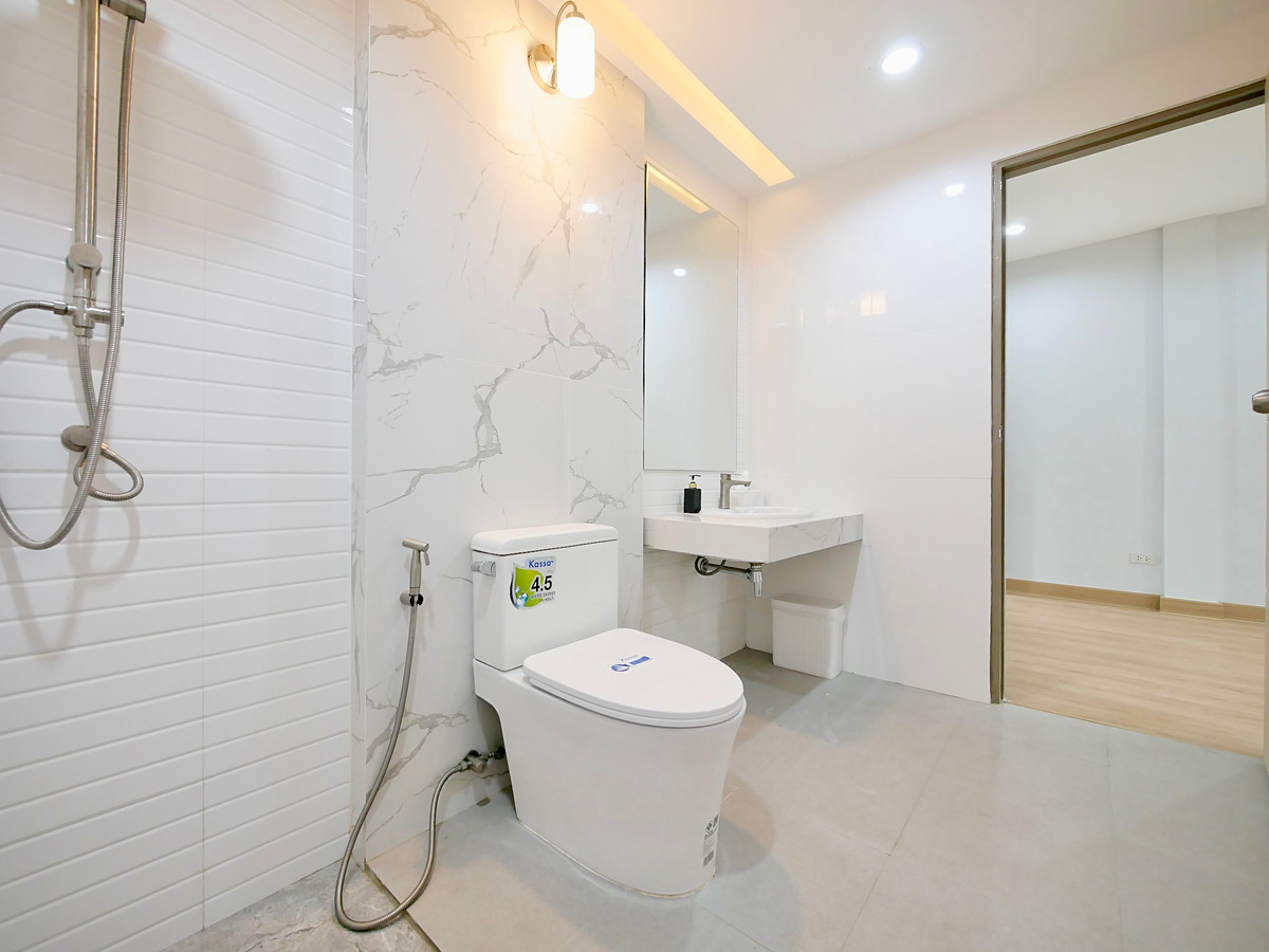 For SaleTownhomeKaset Nawamin,Ladplakao : Sell ​​3 -story townhome, Soi Khubon 27, just 3 minutes to Ram Inthra Road, size 24 sq.w., 3 bedrooms, 3 water, newly decorated water.