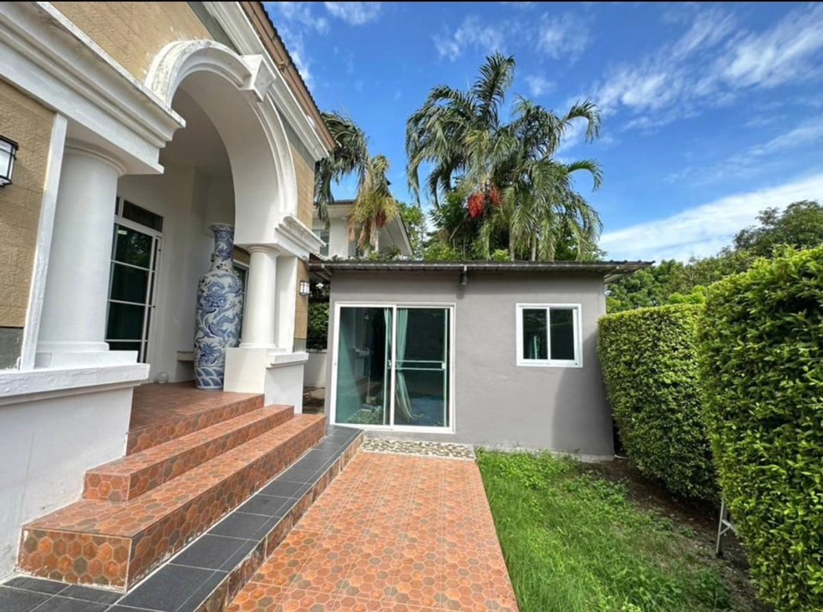 For RentHousePattanakan, Srinakarin : For Rent: Single House near Suan Luang, Nantawan Suan Luang Rama IX Project