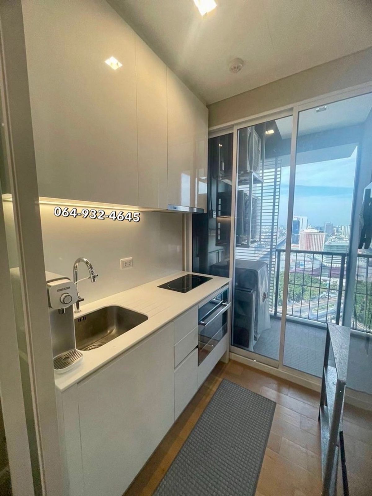 For SaleCondoLadprao, Central Ladprao : Decorate the room, very beautiful, 1 bedroom, 30 sq.m., new gig, train garden, both MRT and BTS The Saint Residences. Contact 064-932-4645 ken.