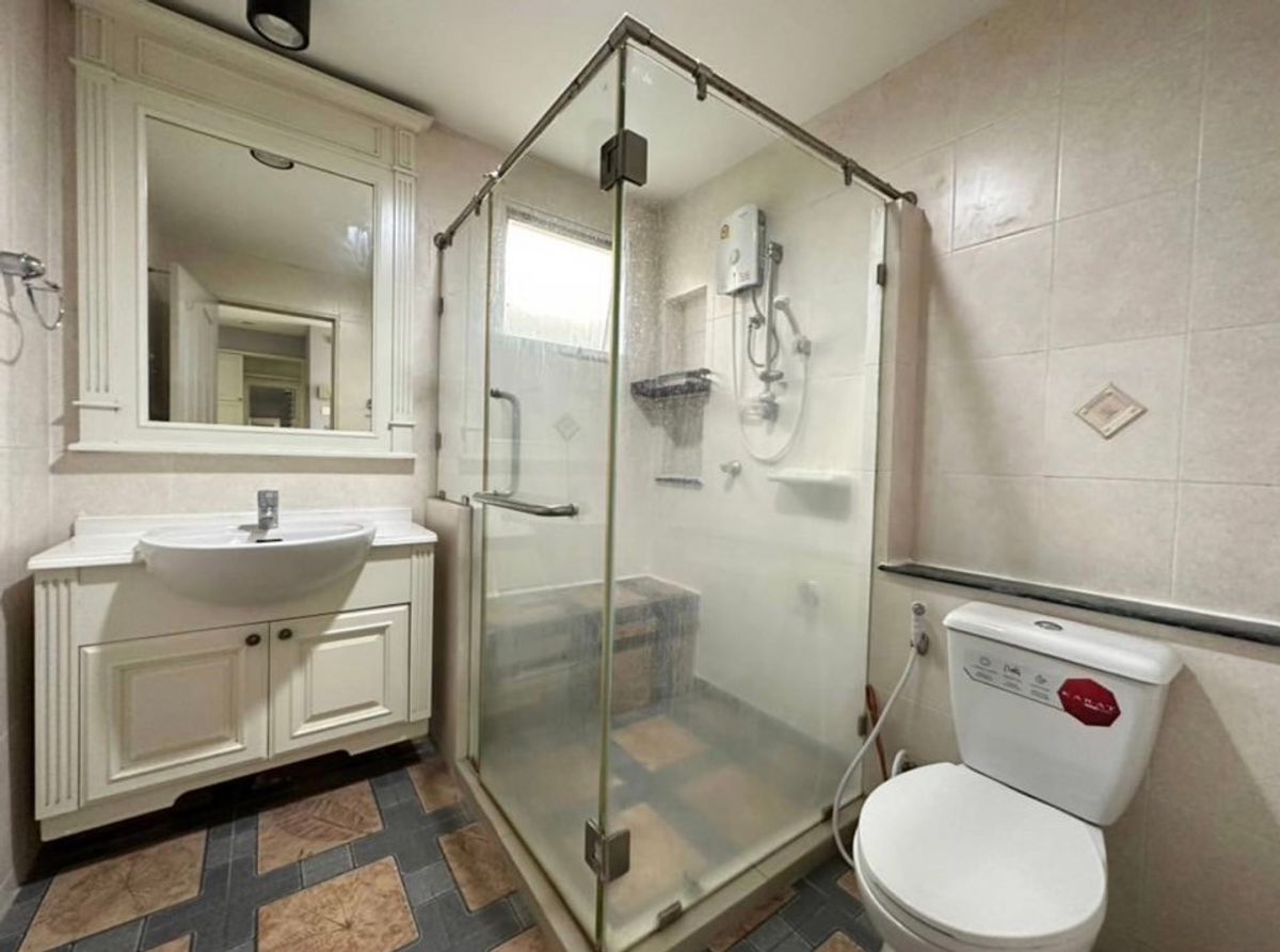 For RentHousePattanakan, Srinakarin : For Rent: Single House near Suan Luang, Nantawan Suan Luang Rama IX Project