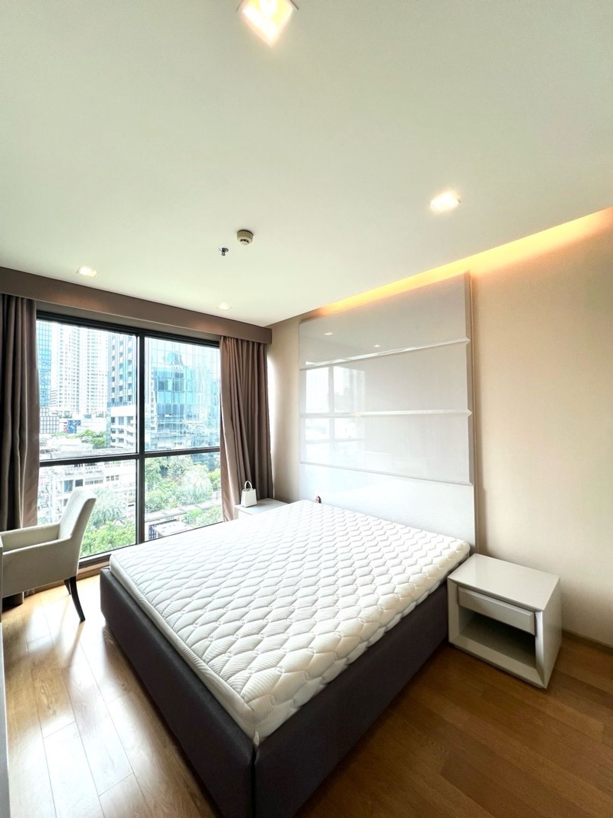 For RentCondoSathorn, Narathiwat : 🌟📍 For rent The Address Sathorn (2 bedrooms, 2 water 66 sq.m.), complete 📲 095-9299924 (K. Benz)