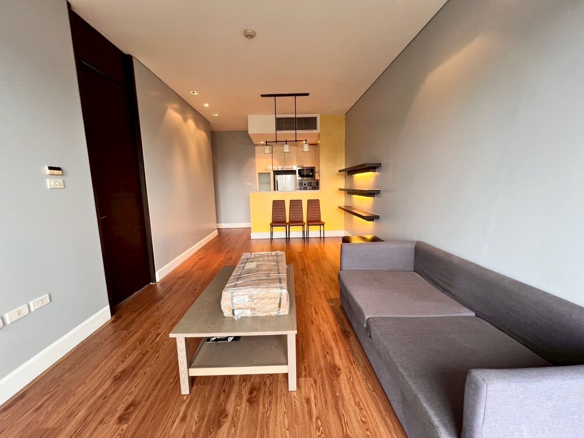 ขายคอนโดสุขุมวิท อโศก ทองหล่อ : ขายคอนโด Vincente Sukhumvit 49 ราคา 6,100,000 บาท [NCs250811]