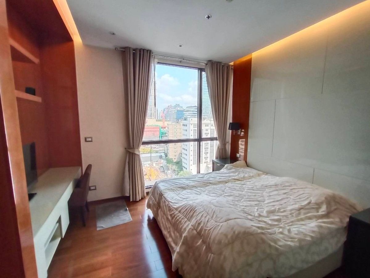 For RentCondoSukhumvit, Asoke, Thonglor : ⚜️ Renting The Address Sukhumvit 28 (The Sukhumvit 28). Interested in asking LINE 🆔 𝐈𝐃 𝐋𝐢𝐧𝐞: @gloorious or https://lin.ee/897debr. Call 099 498 2461.