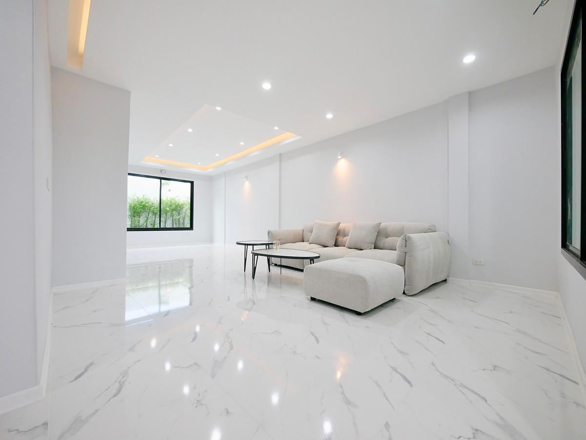 For SaleHome OfficeKaset Nawamin,Ladplakao : Sell ​​3 -story Home Office, new renovated 4 minutes to the Pink Line, Soi Khubon 27, size 24 sq.w.. There is a parking lot in front of the building. Decorated with