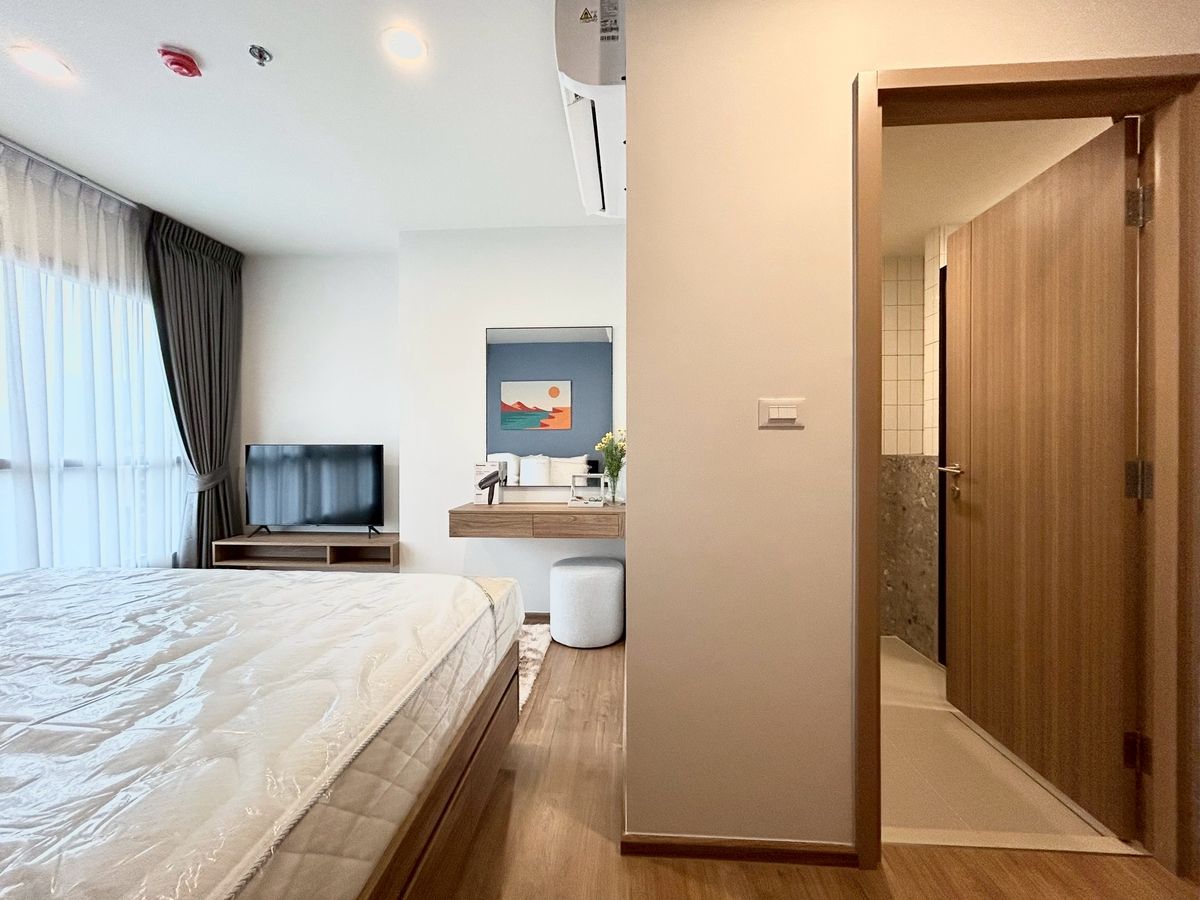 For RentCondoLadprao, Central Ladprao : 📍 The Line VIBE has many rooms. Good location, beautiful view, full furniture. Complete electrical appliances (special price)