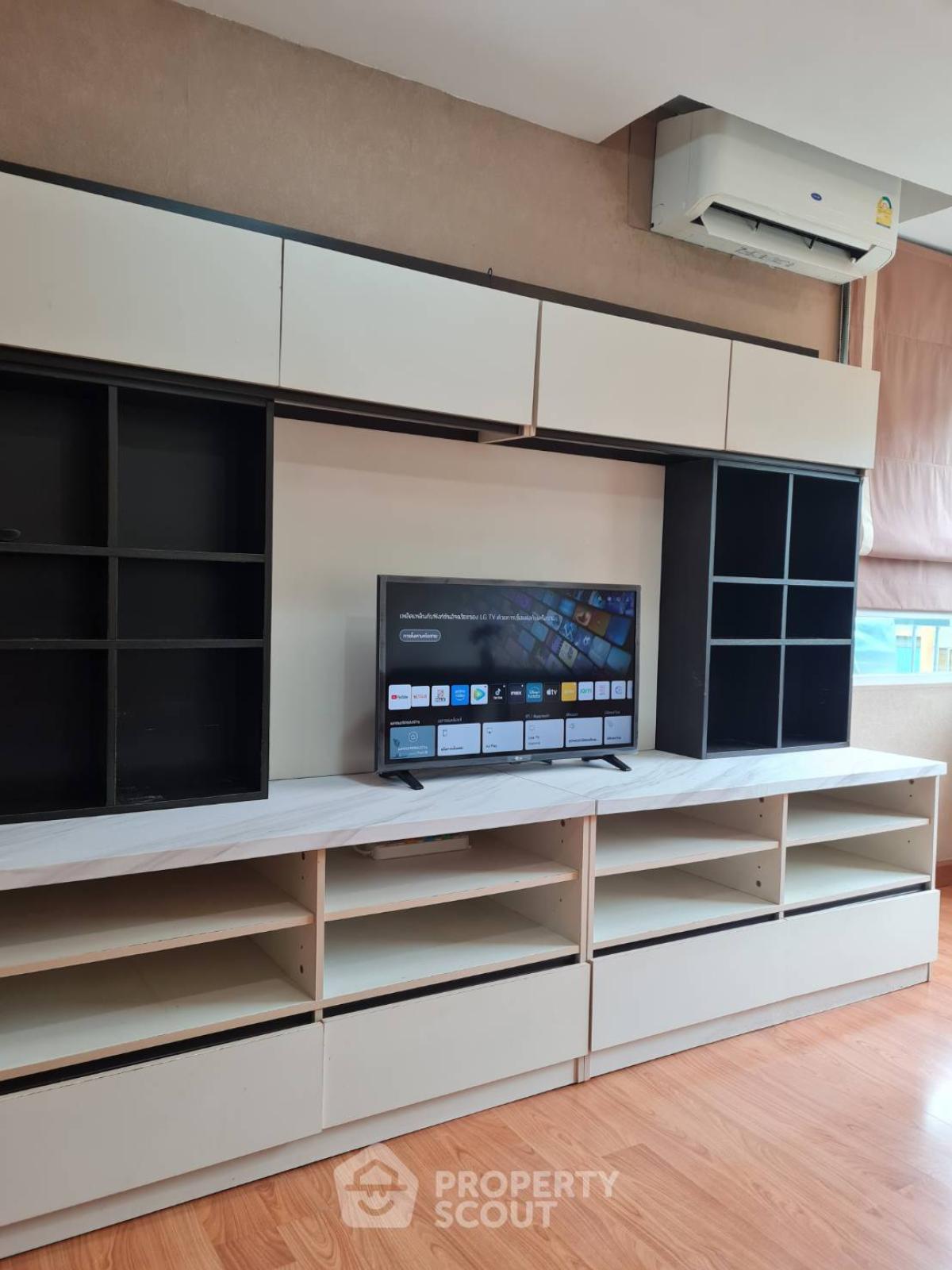For SaleCondoRatchadapisek, Huaikwang, Suttisan : 1-BR Condo at Chateau In Town Ratchada 17 near MRT Sutthisan