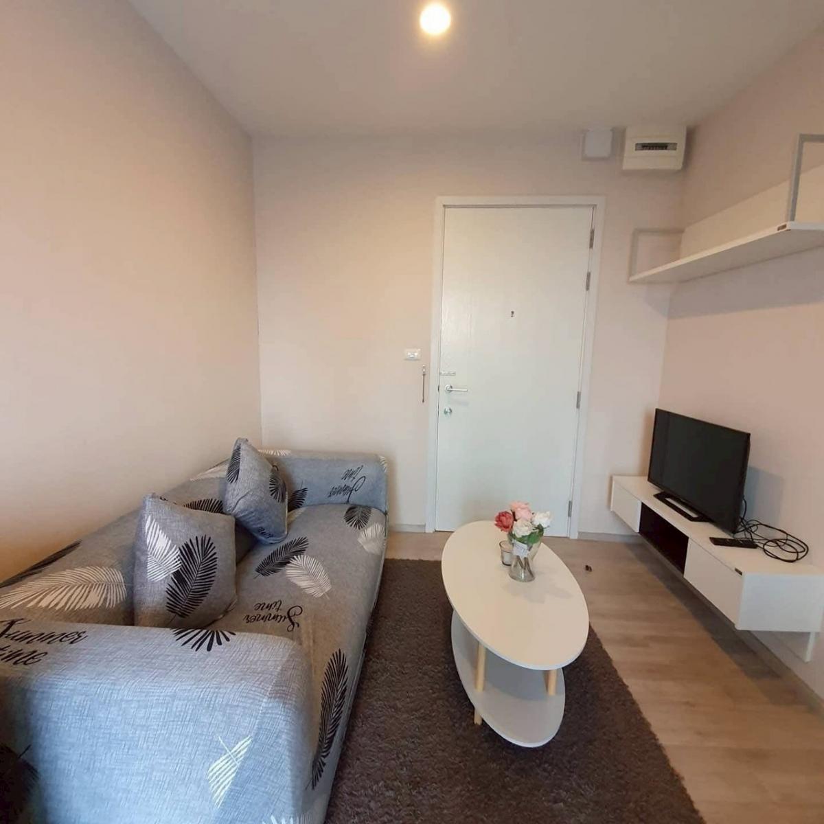 For RentCondoLadprao, Central Ladprao : Condo for rent: Life Ladprao, studio room, 15,000 baht/month, near BTS/MRT, don't miss it! Completely convenient life, close to shopping centers - educational institutions - hospitals, answering every lifestyle need!