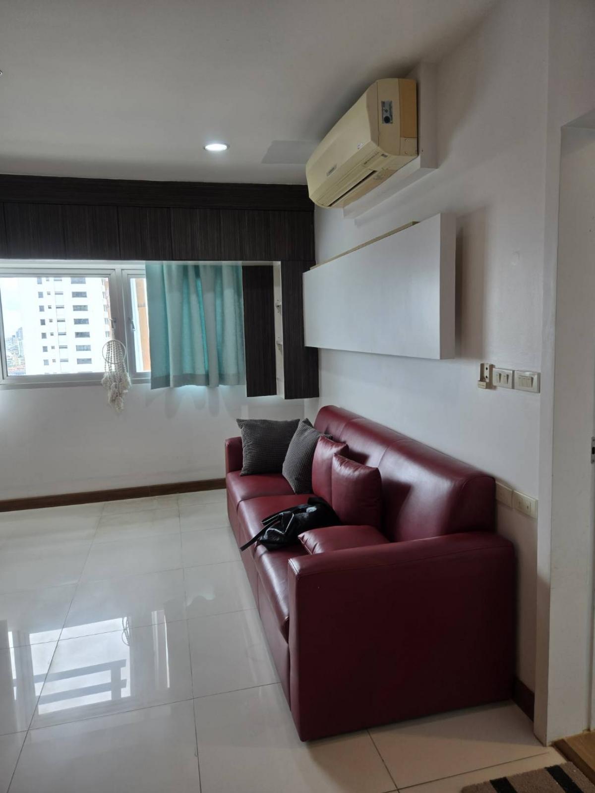 ให้เช่าคอนโดสาทร นราธิวาส : คอนโดหรู 2 ห้องนอน St.Louis Grand Terrace ใจกลางพระราม 3 เช่าเพียง 35,000 บาท ต่อเดือน! พร้อมสิ่งอำนวยความสะดวกครบครัน