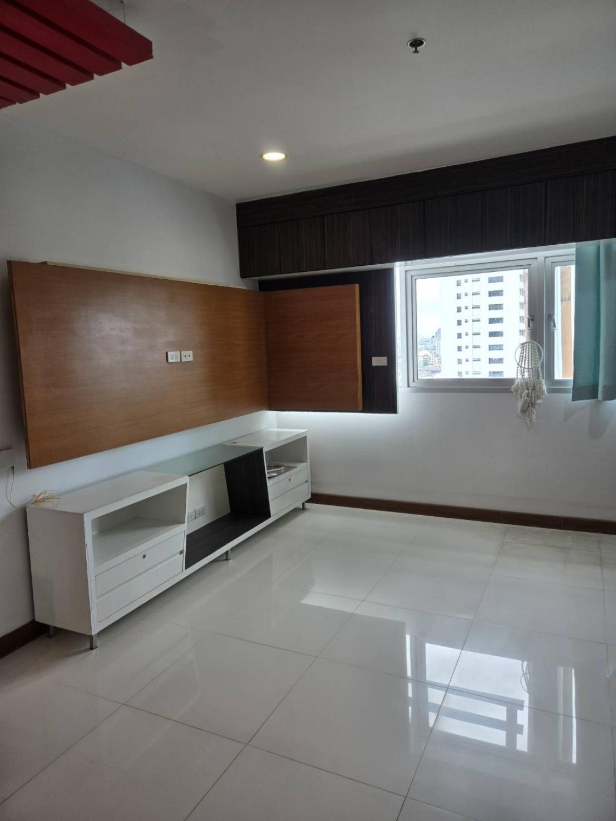 ให้เช่าคอนโดสาทร นราธิวาส : คอนโดหรู 2 ห้องนอน St.Louis Grand Terrace ใจกลางพระราม 3 เช่าเพียง 35,000 บาท ต่อเดือน! พร้อมสิ่งอำนวยความสะดวกครบครัน