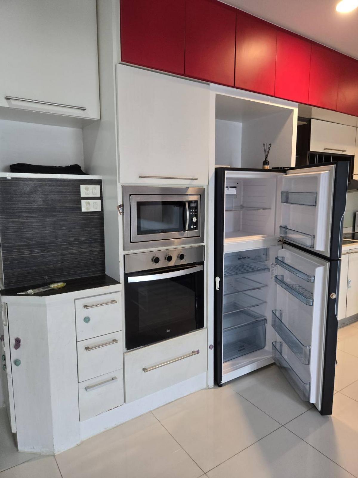 ให้เช่าคอนโดสาทร นราธิวาส : คอนโดหรู 2 ห้องนอน St.Louis Grand Terrace ใจกลางพระราม 3 เช่าเพียง 35,000 บาท ต่อเดือน! พร้อมสิ่งอำนวยความสะดวกครบครัน