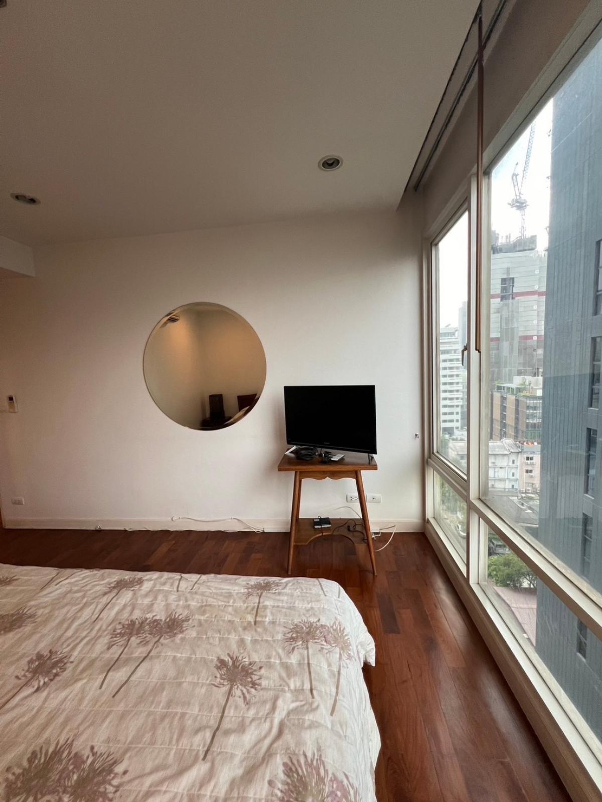 For SaleCondoSukhumvit, Asoke, Thonglor : Luxury condo with 2 bedrooms in the heart of Phrom Phong, close to BTS, 90 sq.m.Price only 11.5 million, great atmosphere, fully equipped with amenities!