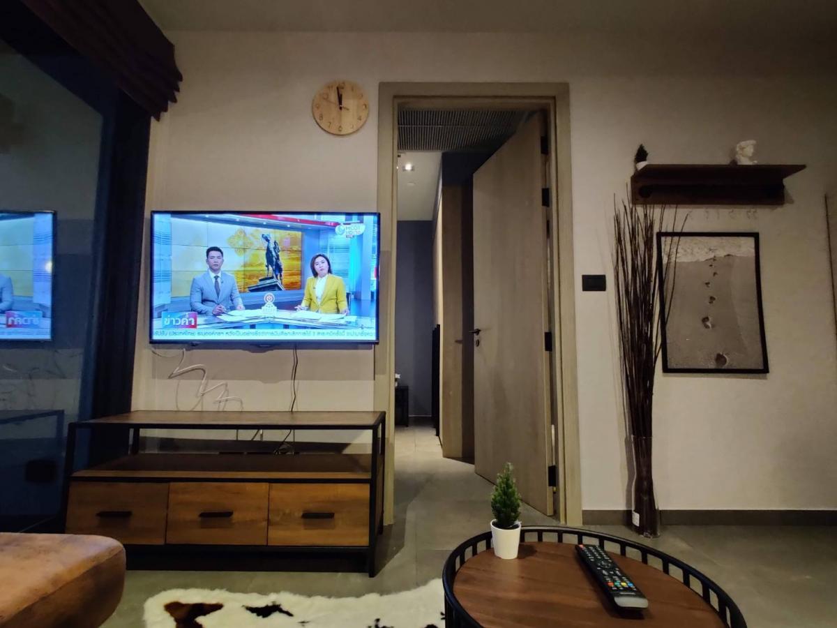 For RentCondoSukhumvit, Asoke, Thonglor : The Lofts Asoke 3 bedrooms 145 sq.m. near MRT PhetchaburiRent price 195,000 baht/month with complete facilities!