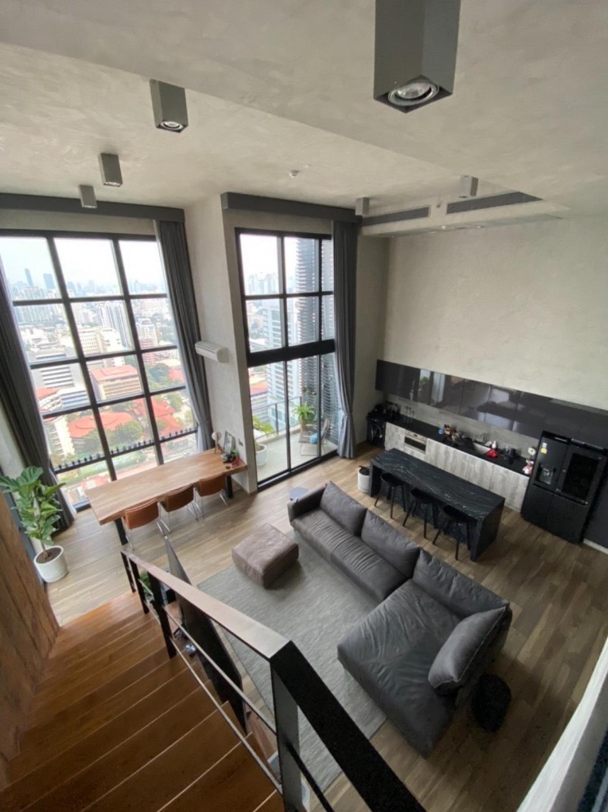 For RentCondoSukhumvit, Asoke, Thonglor : The Lofts Asoke 3 bedrooms 145 sq.m. near MRT PhetchaburiRent price 195,000 baht/month with complete facilities!