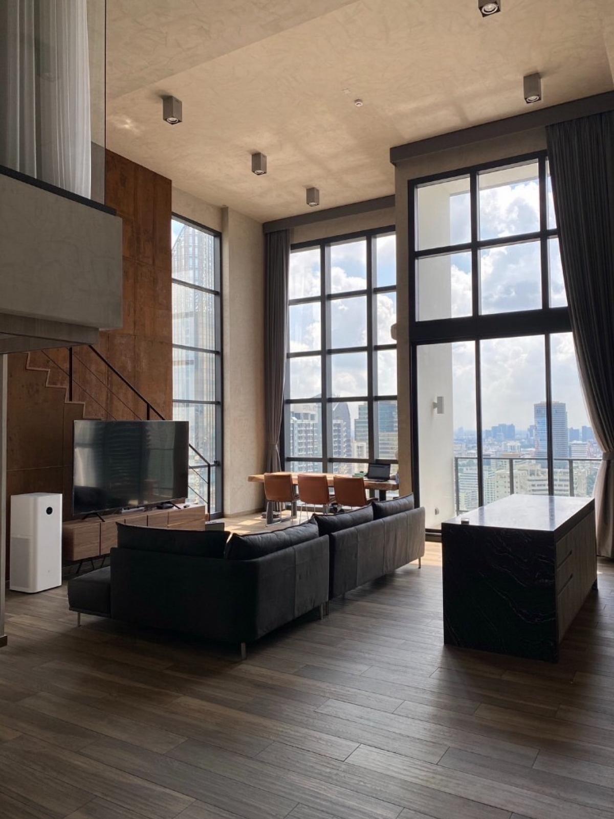 For RentCondoSukhumvit, Asoke, Thonglor : The Lofts Asoke 3 bedrooms 145 sq.m. near MRT PhetchaburiRent price 195,000 baht/month with complete facilities!