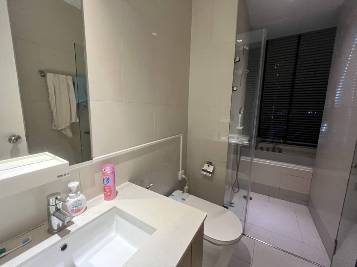 For SaleCondoRatchathewi,Phayathai : Luxury condo room with city view in the heart of RatchathewiOnly 7.9 million, near BTS/MRT with complete amenities!