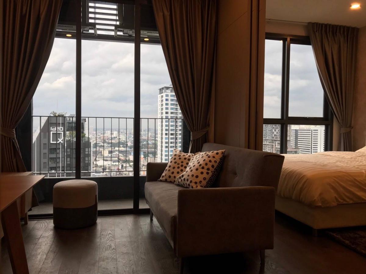 For SaleCondoRatchathewi,Phayathai : 30/03/2026, Condo in the heart of Ratchathewi, 1 bedroom, best price!
Close to BTS Ratchathewi, only 390 m. with a 360° Sky Pool view. 0642748883