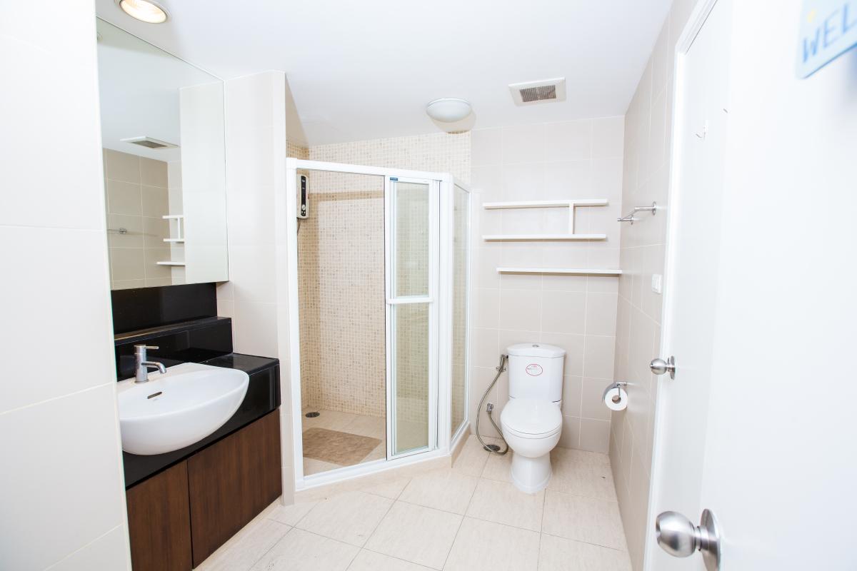 ขายคอนโดสุขุมวิท อโศก ทองหล่อ : 03/04/2026, รวมค่าโอนคอนโดหรู 1 ห้องนอน ใกล้ BTS อารีย์ 
Centric Scene Phaholyothin 9 ขนาด 59 ตร.ม. เพียง 4.99 ลบ. 0642748883