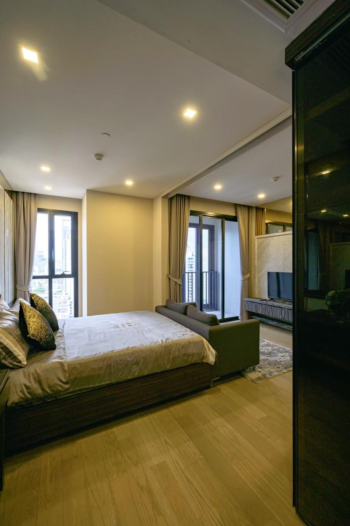 ให้เช่าคอนโดสุขุมวิท อโศก ทองหล่อ : 03/04/2026, เช่าคอนโด Ashton Asoke 1 ห้องนอน ใกล้ BTS/MRT อโศก 
35 ตร.ม. ราคาสุดคุ้มเพียง 32,000 บาท/เดือน! 0642748883