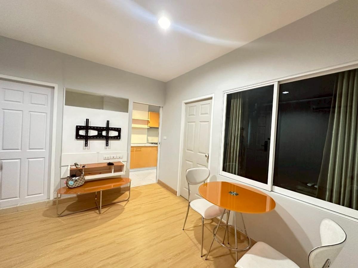 ขายคอนโดรัชดา ห้วยขวาง : 03/04/2026, รวมค่าโอนคอนโด Life@Ratchada - ห้วยขวาง 1 ห้องนอน พร้อมอยู่ ใกล้ MRT ห้วยขวาง 
ขาย 3.1 ลบ. / เช่า 15,000 บาทต่อเดือน รีวิวดี ทำเลใจกลางเมือง! 0642748883