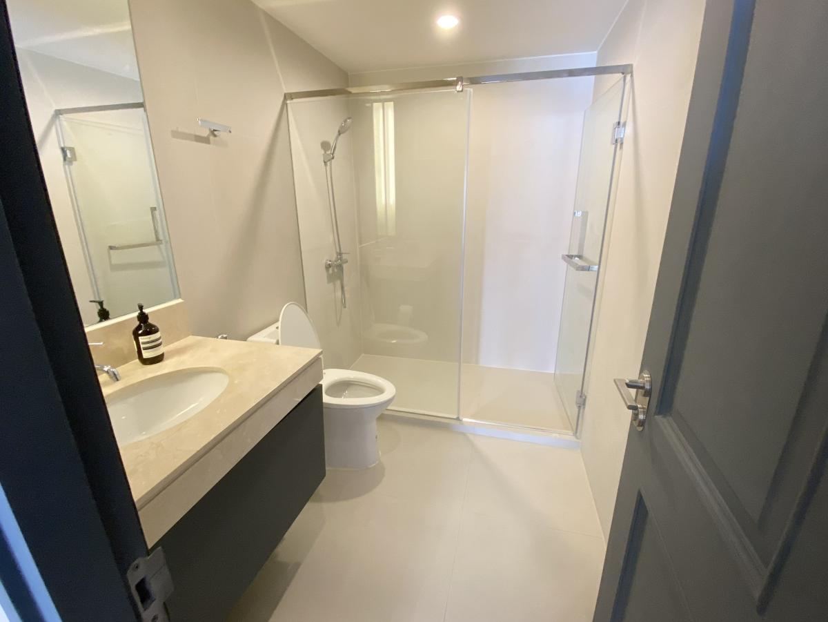 ขายคอนโดวิทยุ ชิดลม หลังสวน : 03/04/2026, รวมค่าโอนLuxury 2-Bed Condo Near Phloen Chit BTS — Noble Above Wireless 
90 sqm, Rooftop Pool & Green Space, Only 13.9M THB! 0642748883