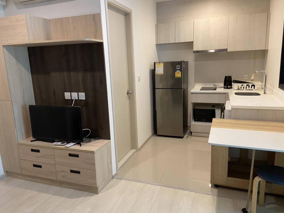 ขายคอนโดพระราม 9 เพชรบุรีตัดใหม่ RCA : 03/04/2026, รวมค่าโอนคอนโด Life Asoke 1 ห้องนอน ใกล้ BTS/MRT เพชรบุรี 
ราคา 4.95 ลบ. พร้อมสิ่งอำนวยความสะดวกครบครัน! 0642748883