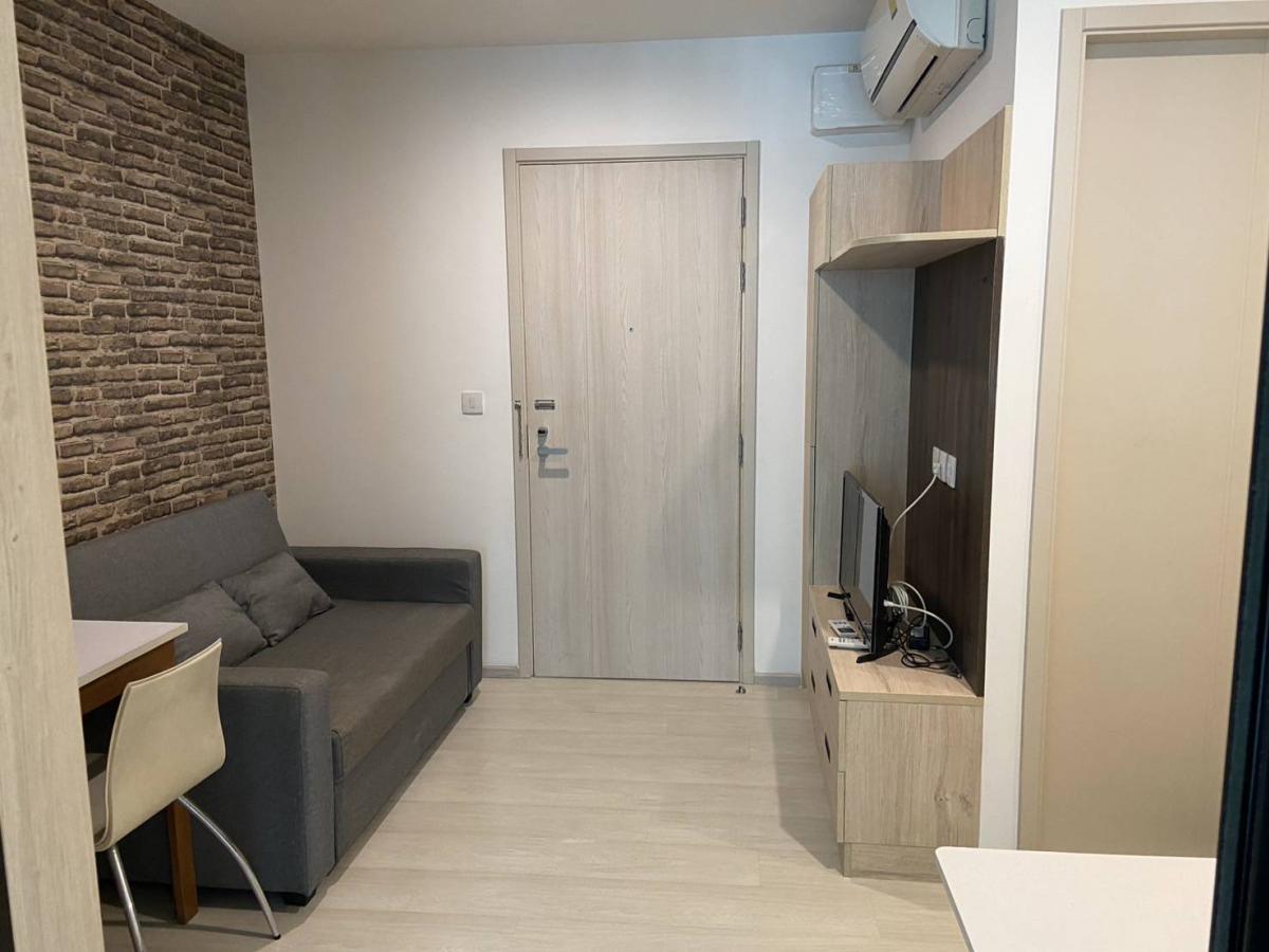 ขายคอนโดพระราม 9 เพชรบุรีตัดใหม่ RCA : 03/04/2026, รวมค่าโอนคอนโด Life Asoke 1 ห้องนอน ใกล้ BTS/MRT เพชรบุรี 
ราคา 4.95 ลบ. พร้อมสิ่งอำนวยความสะดวกครบครัน! 0642748883